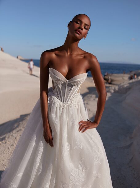 Amaya 2 весільна сукня Eva Lendel з колекції Venus