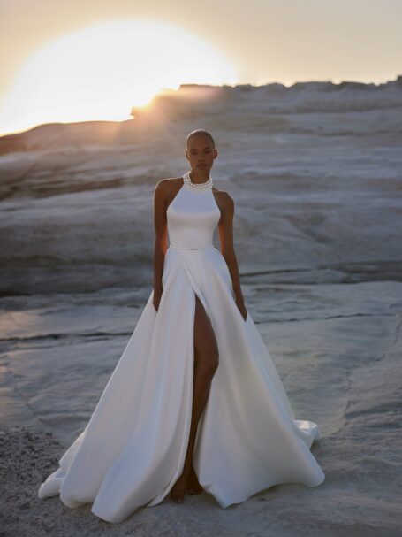 Oneiro 1 весільна сукня Eva Lendel з колекції Venus