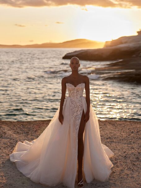 Reya 1 весільна сукня Eva Lendel з колекції Venus