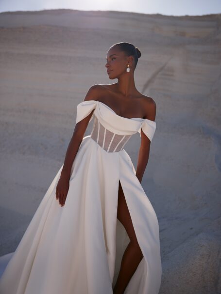 Spirit 2 весільна сукня Eva Lendel з колекції Venus