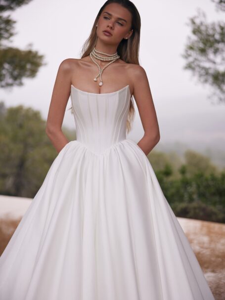 Lake dress 2 by Eva Lendel from Less is More V