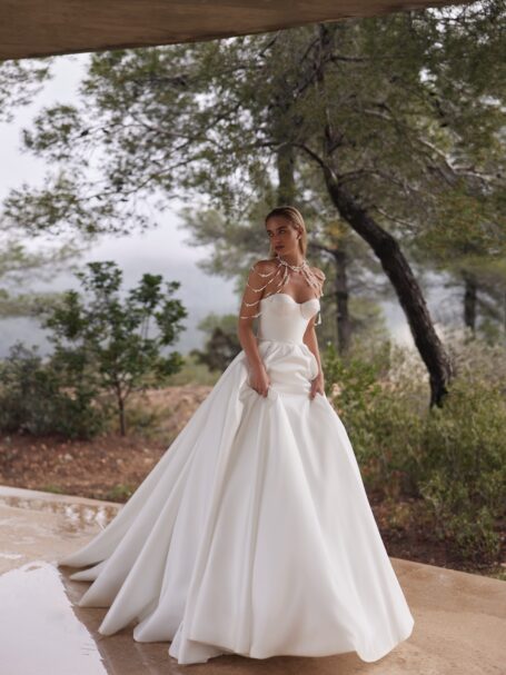 Valley dress 1 by Eva Lendel from Less is More V