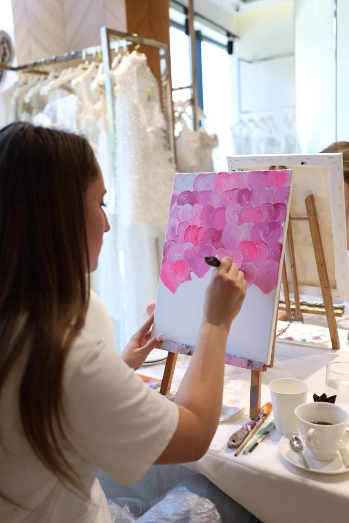 У салоні Crystal відбувся творчий майстер-клас з малювання разом із Art Master Class!